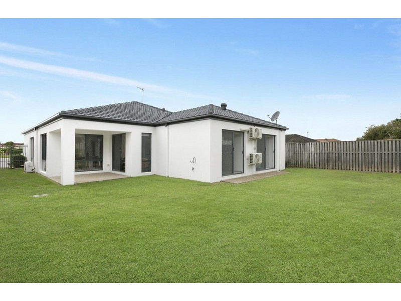 8 Nardoo Street, Robina QLD 4226