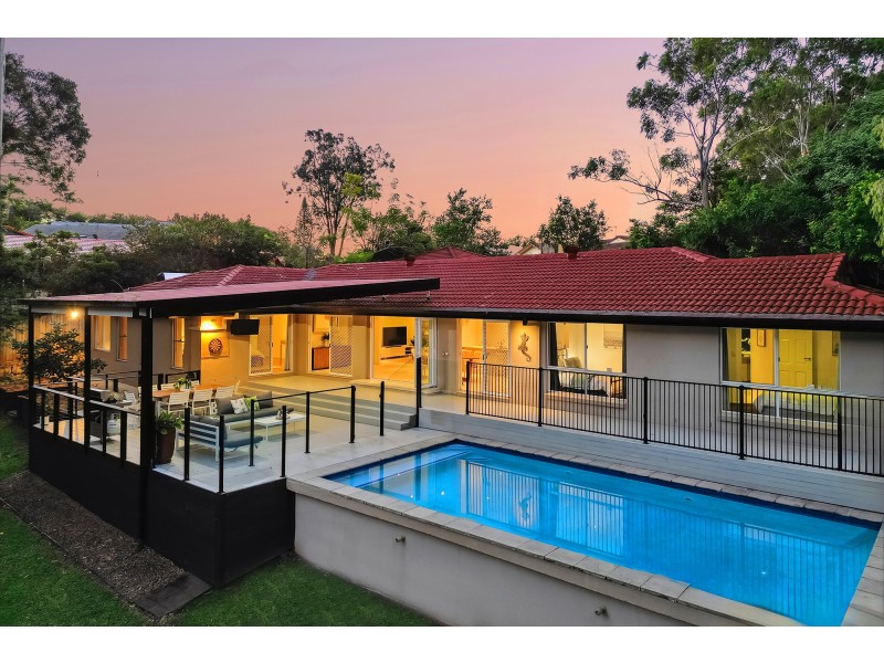 123 Glen Eagles Drive, Robina QLD 4226