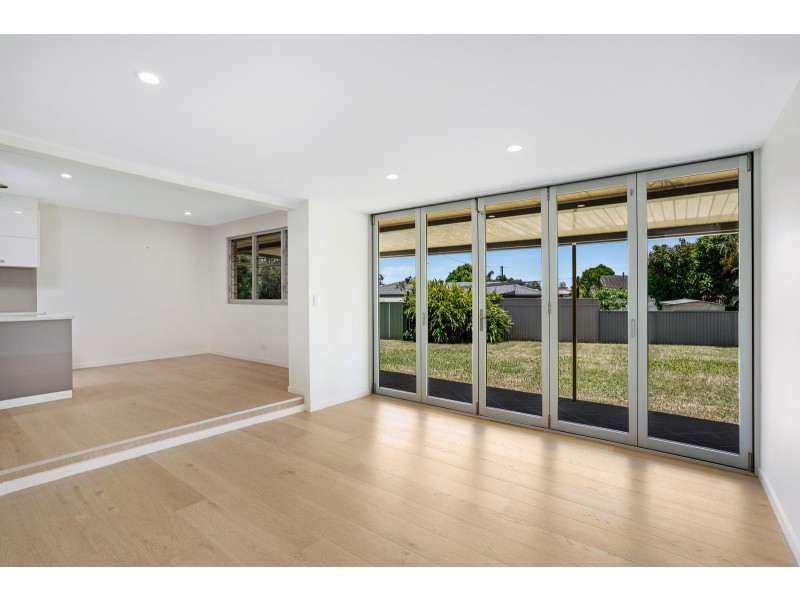 6 Bunya Place, Palm Beach QLD 4221