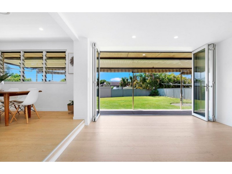 6 Bunya Place, Palm Beach QLD 4221