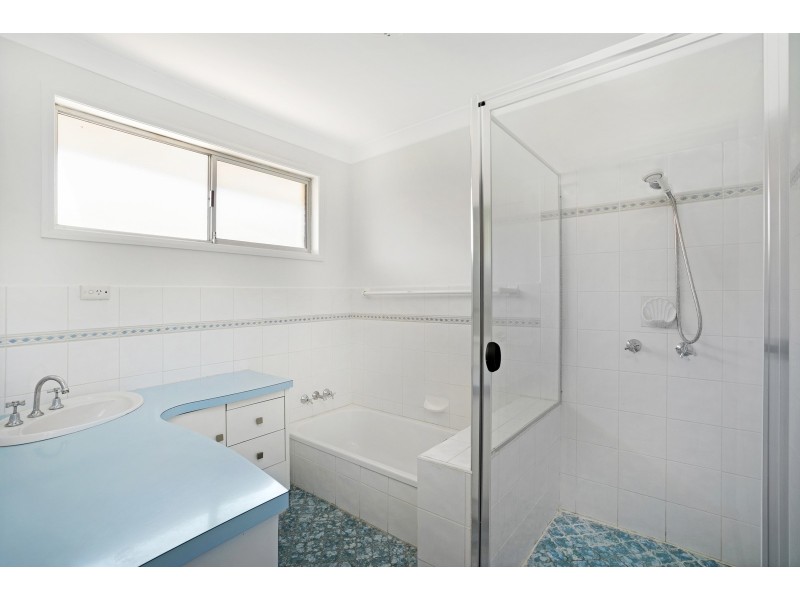 6 Bunya Place, Palm Beach QLD 4221