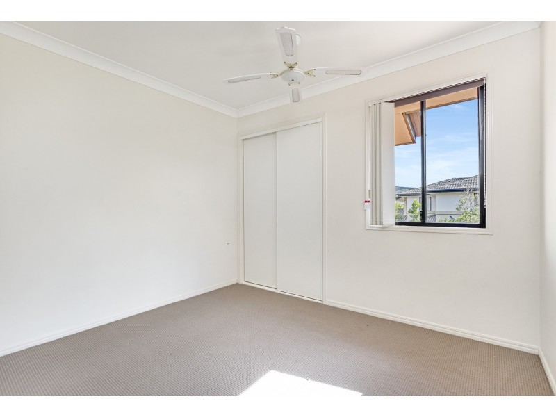 24/1 Secondary Street, Upper Coomera QLD 4209