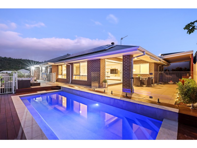 8 Button Quail Court, Gilston QLD 4211