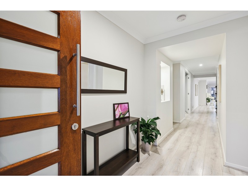 8 Button Quail Court, Gilston QLD 4211