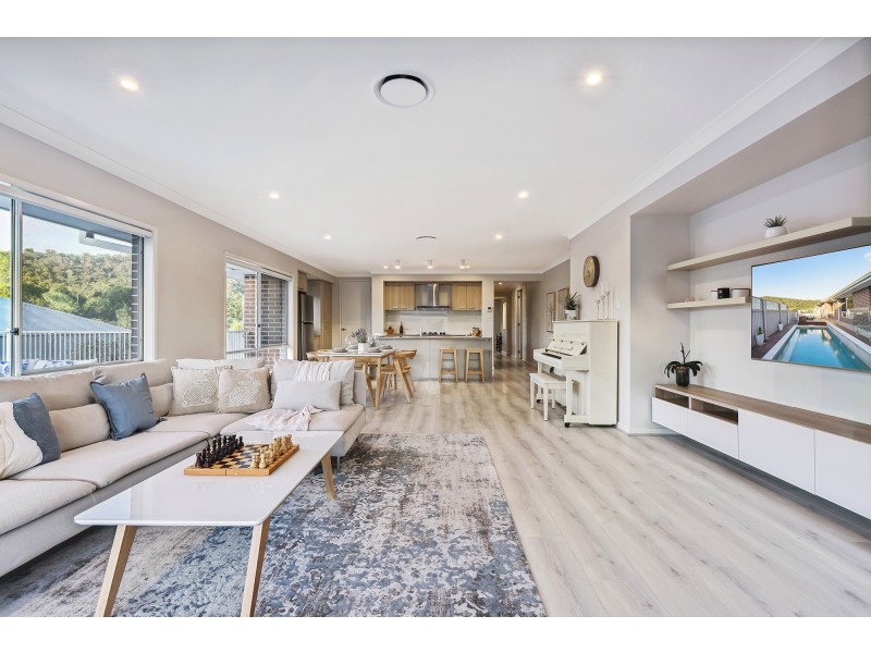 8 Button Quail Court, Gilston QLD 4211