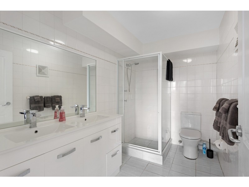 12/2 Riverview Parade, Surfers Paradise QLD 4217