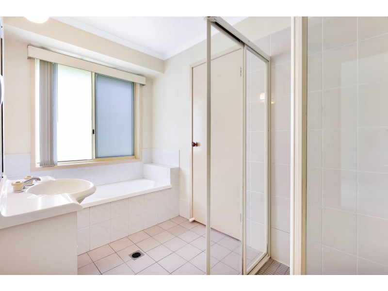 25 Harry Mills Drive, Worongary QLD 4213