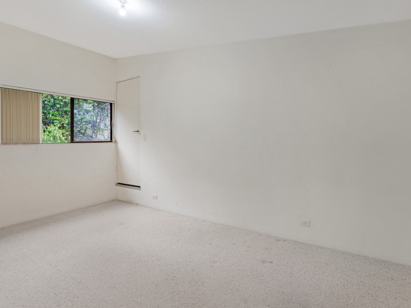 11/30 Holland Court, Broadbeach Waters QLD 4218