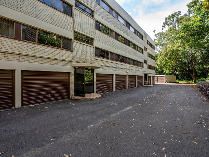11/30 Holland Court, Broadbeach Waters QLD 4218