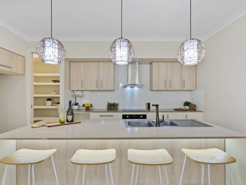 2B Penamber Court, Benowa QLD 4217