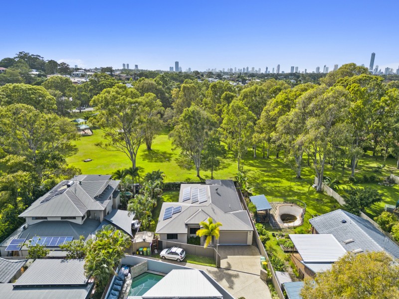 2B Penamber Court, Benowa QLD 4217