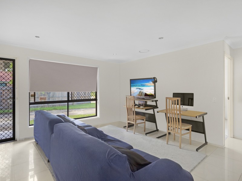 1/2 Gumbeel Court, Highland Park QLD 4211