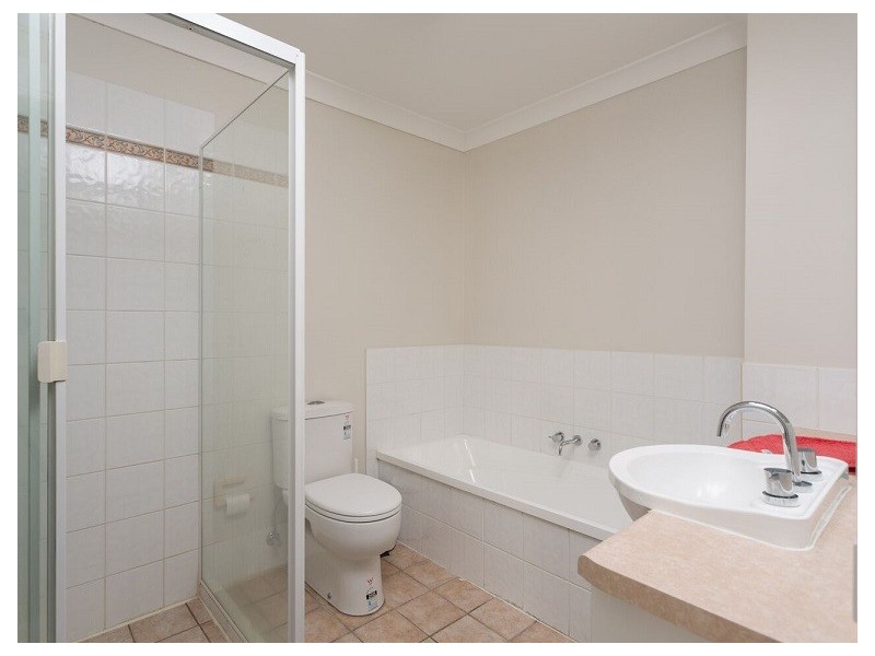 2/21 Regensberg Close, Varsity Lakes QLD 4227