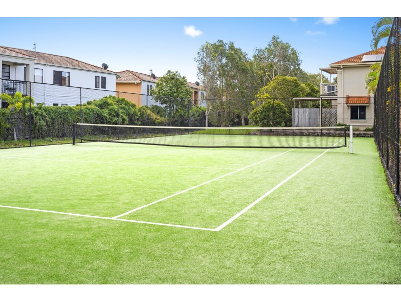 2/21 Regensberg Close, Varsity Lakes QLD 4227