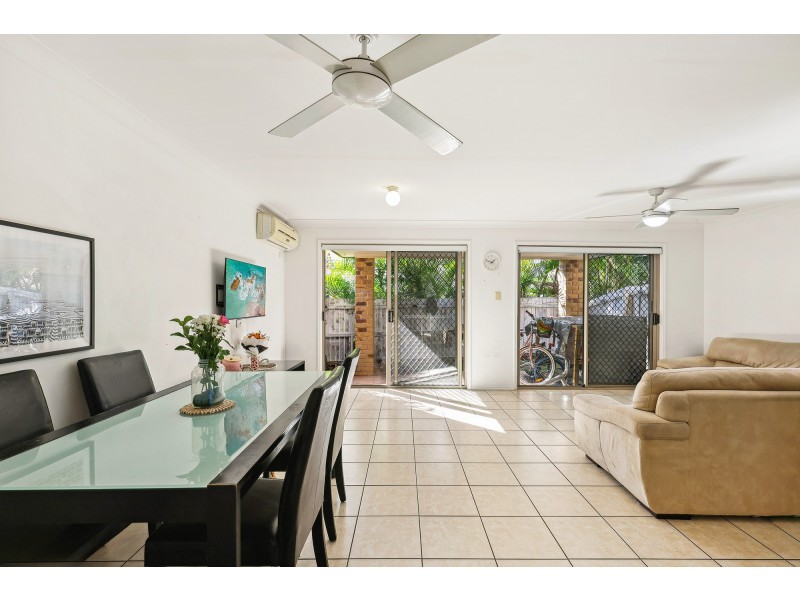 63/220 Christine Avenue, Burleigh Waters QLD 4220