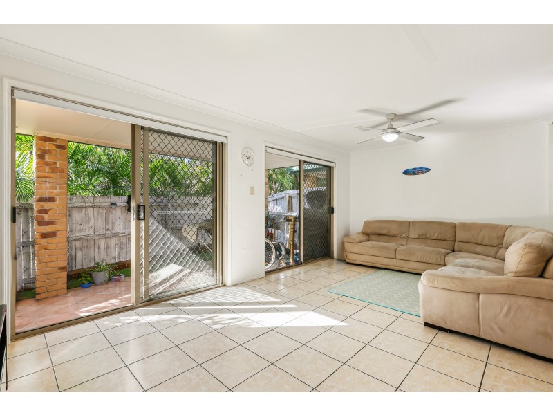 63/220 Christine Avenue, Burleigh Waters QLD 4220