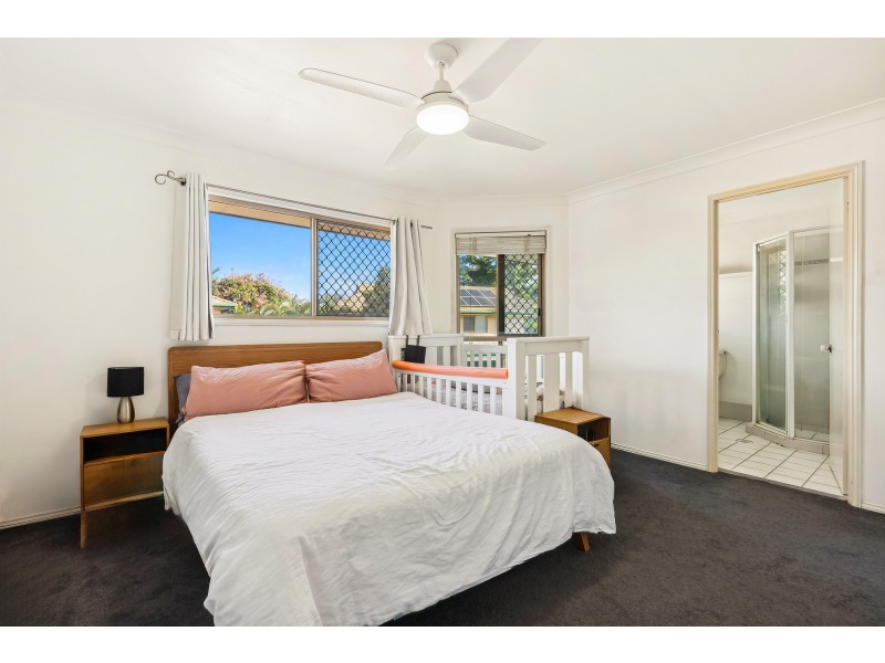 63/220 Christine Avenue, Burleigh Waters QLD 4220