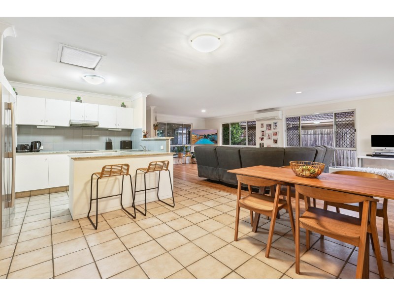 6 Redwing Court, Burleigh Waters QLD 4220