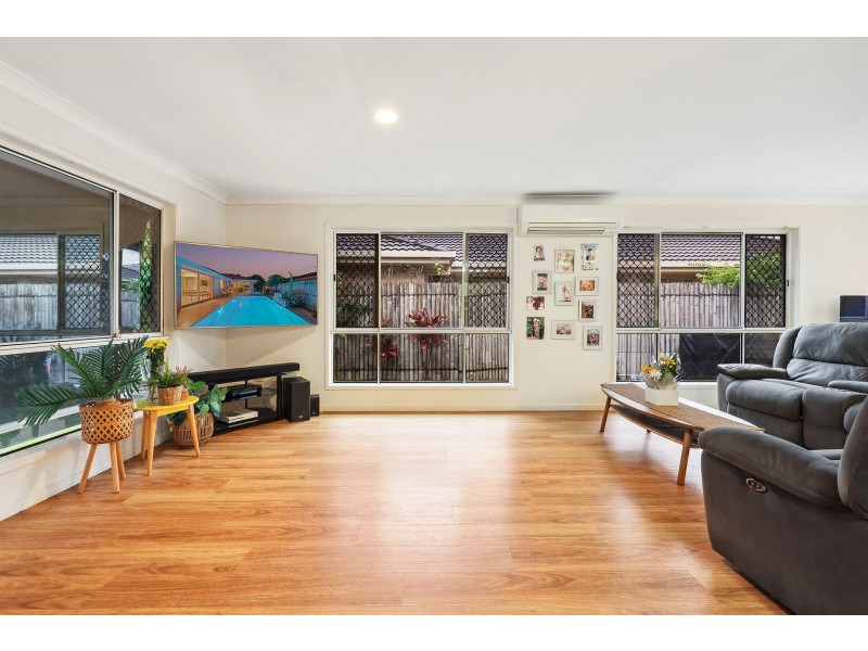 6 Redwing Court, Burleigh Waters QLD 4220