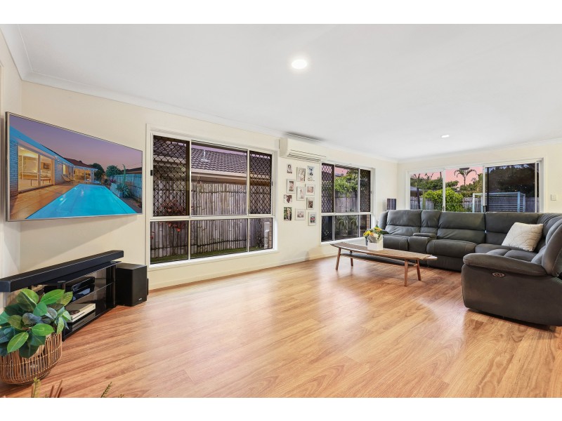 6 Redwing Court, Burleigh Waters QLD 4220