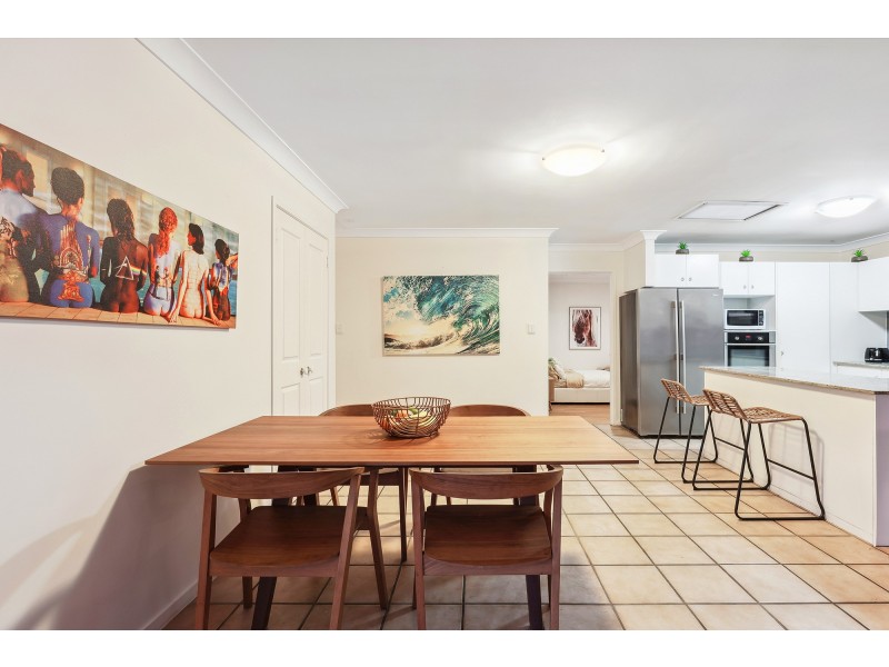 6 Redwing Court, Burleigh Waters QLD 4220
