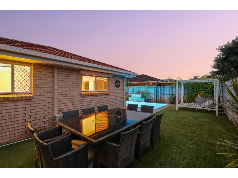 6 Redwing Court, Burleigh Waters QLD 4220