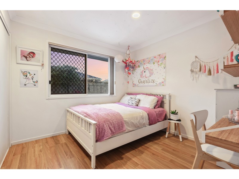 6 Redwing Court, Burleigh Waters QLD 4220