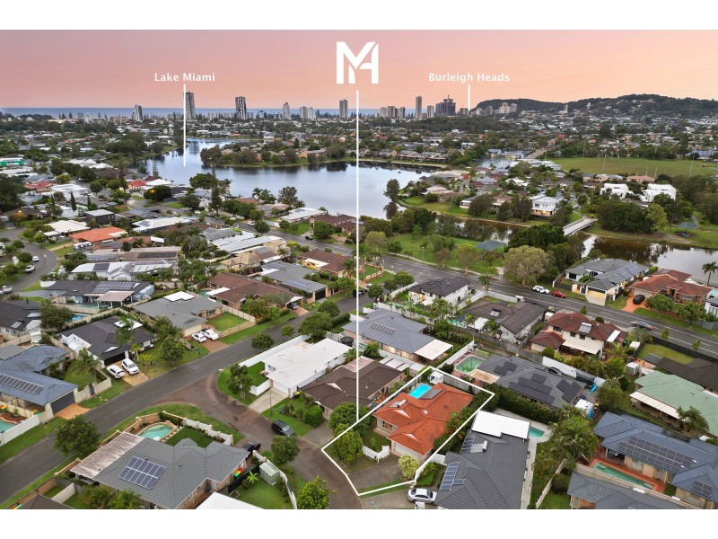 6 Redwing Court, Burleigh Waters QLD 4220