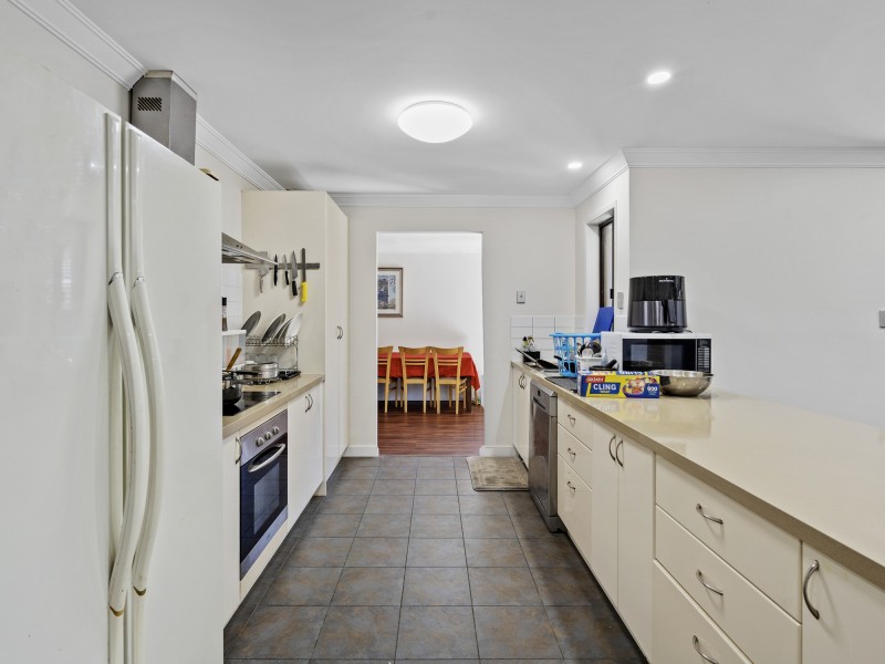 4 Dawnann Court, Carrara QLD 4211