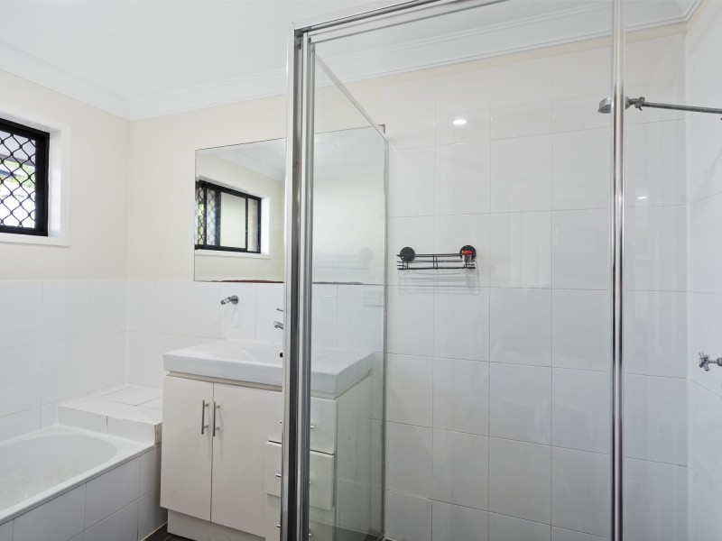4 Dawnann Court, Carrara QLD 4211