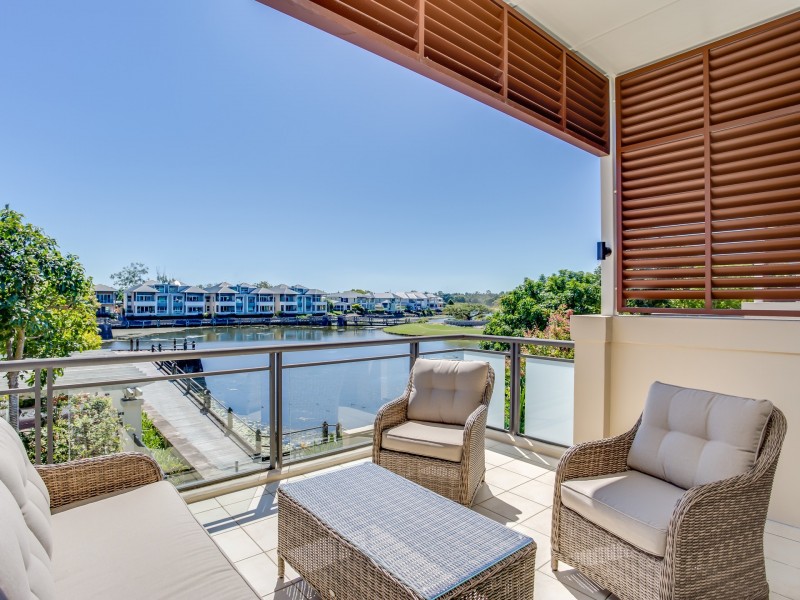 702 Glades Drive, Robina QLD 4226