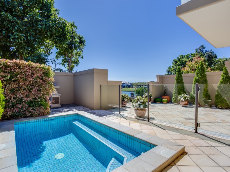 702 Glades Drive, Robina QLD 4226