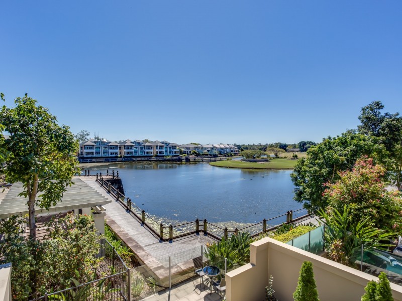 702 Glades Drive, Robina QLD 4226