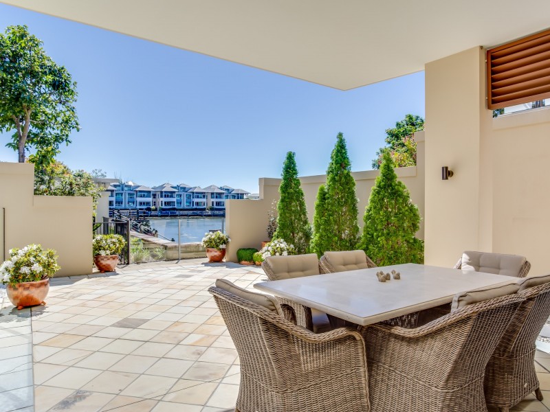 702 Glades Drive, Robina QLD 4226