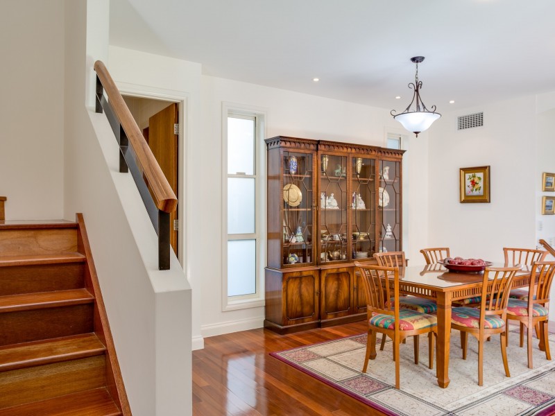 702 Glades Drive, Robina QLD 4226