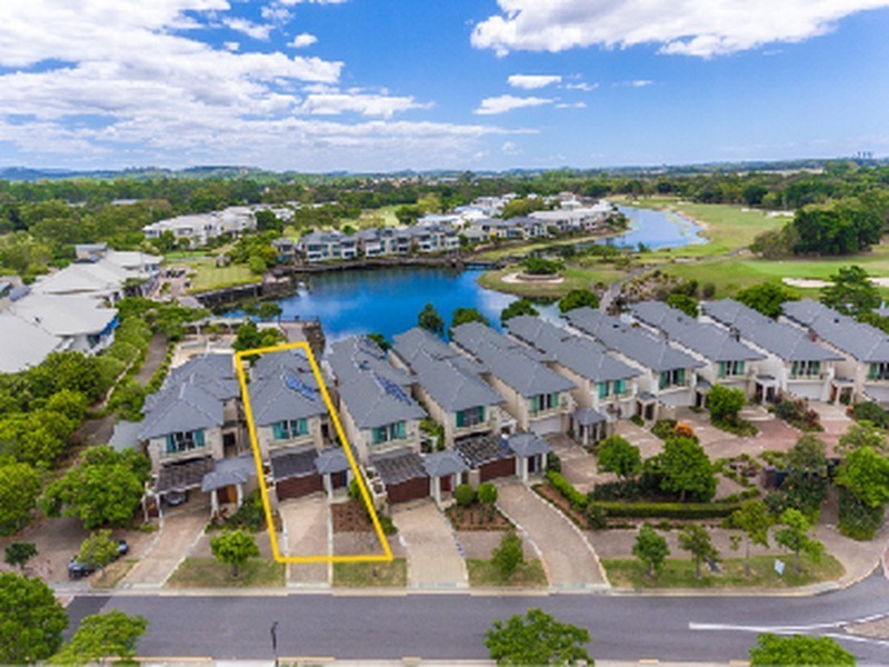702 Glades Drive, Robina QLD 4226