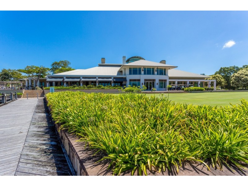 702 Glades Drive, Robina QLD 4226