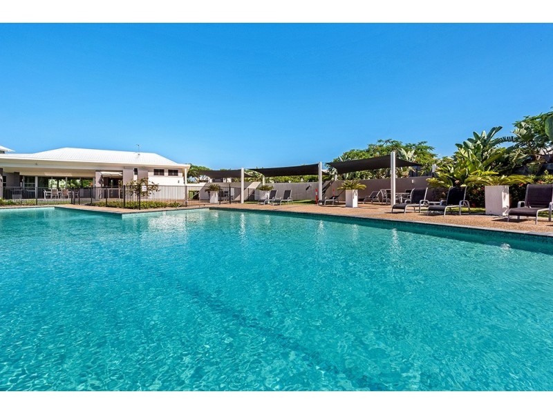 702 Glades Drive, Robina QLD 4226