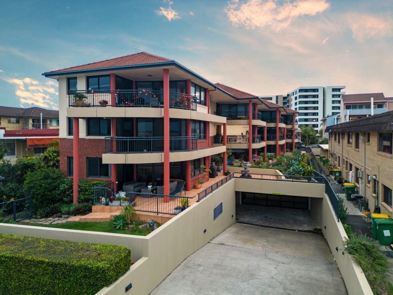 10/274 Marine Parade, Labrador QLD 4215