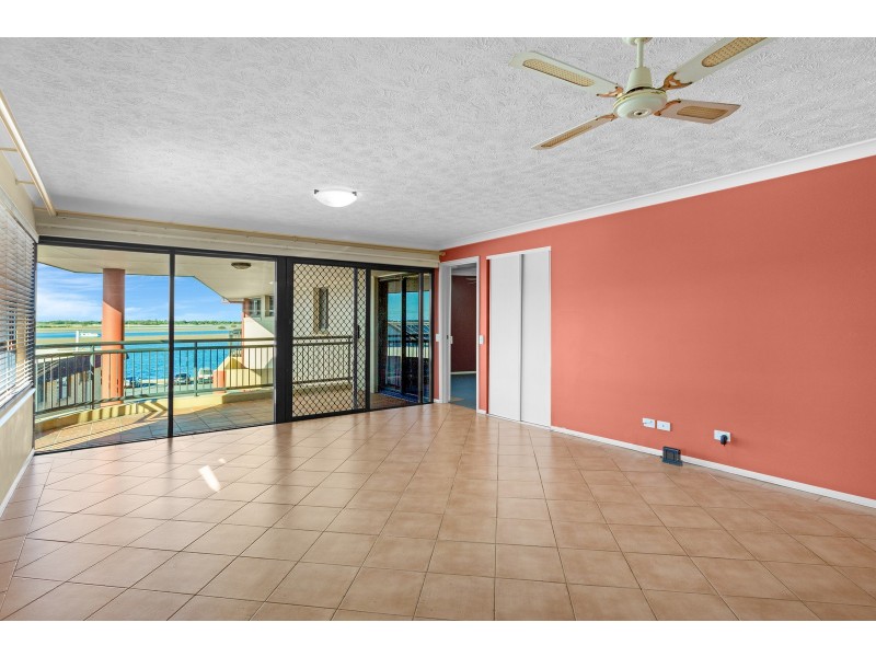 10/274 Marine Parade, Labrador QLD 4215