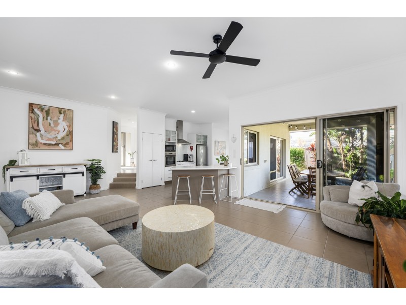 22 Snowwood Street, Reedy Creek QLD 4227