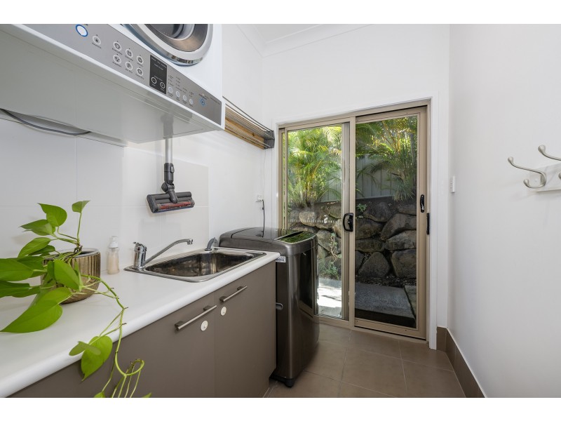 22 Snowwood Street, Reedy Creek QLD 4227