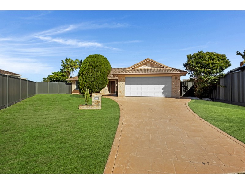 22 Silkyoak Court, Burleigh Waters QLD 4220