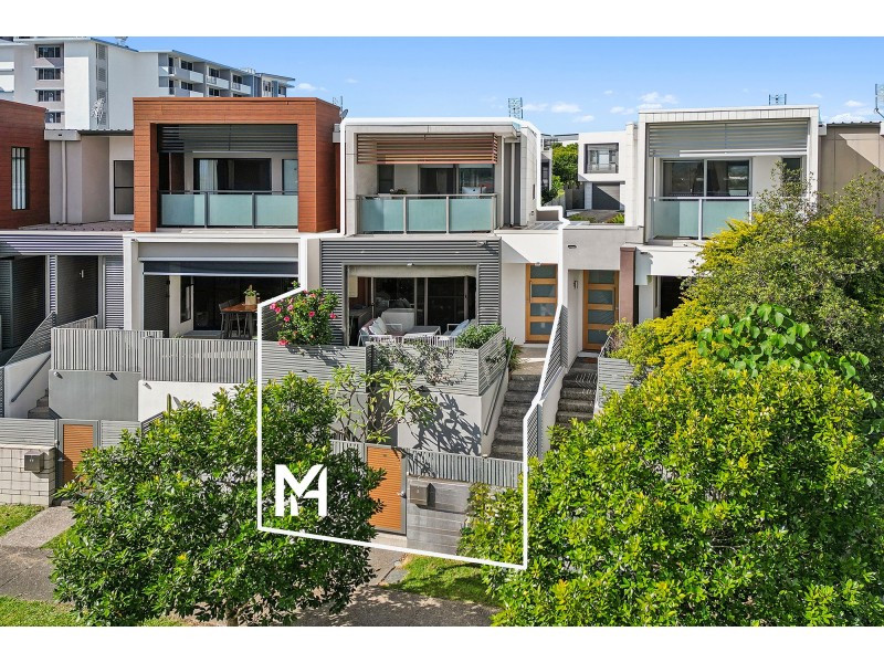 9 Brooklyn Crescent, Robina QLD 4226