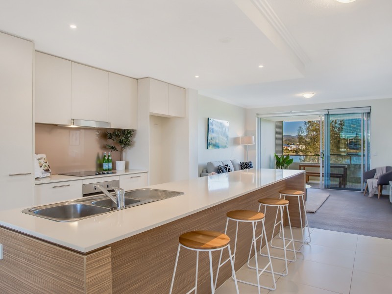 20/1 Lakefront Crescent, Varsity Lakes QLD 4227