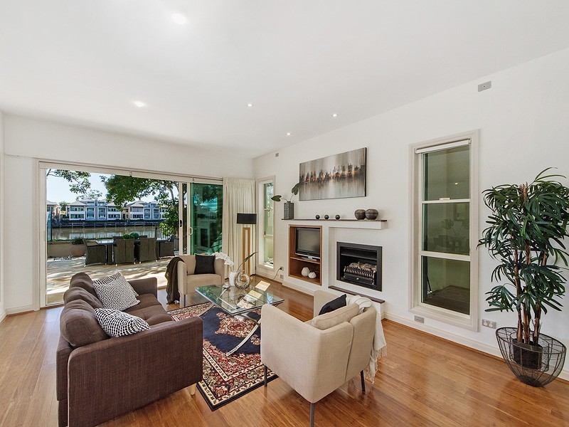 705 Glades Drive, Robina QLD 4226