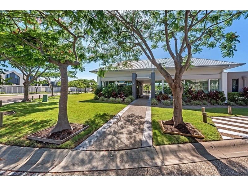 705 Glades Drive, Robina QLD 4226