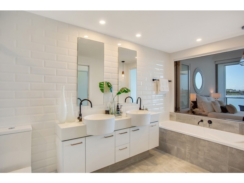 1203/397 Christine Avenue, Varsity Lakes QLD 4227