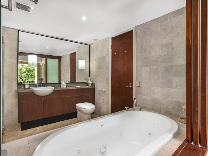 1/600 Glades Drive, Robina QLD 4226