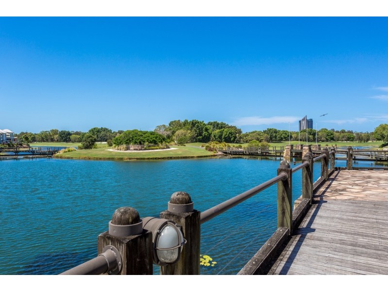 1/600 Glades Drive, Robina QLD 4226